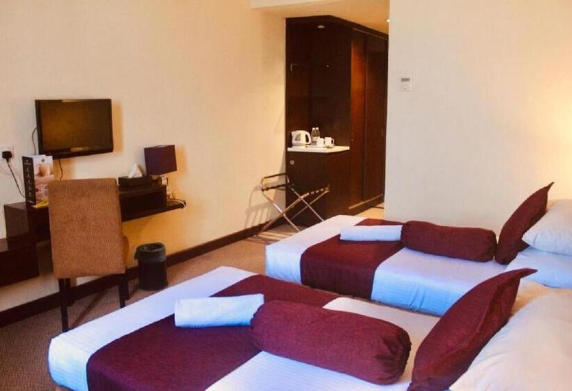 Отель The Grand Puteri