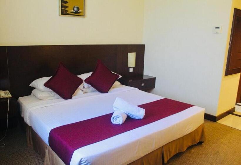 Отель The Grand Puteri