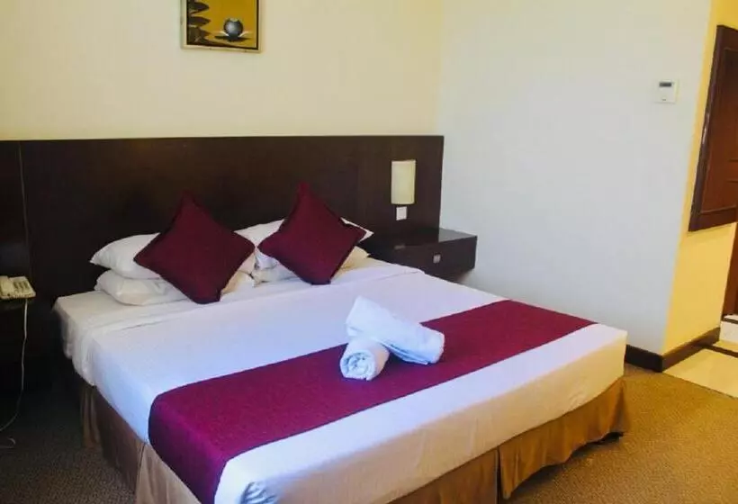 ホテル The Grand Puteri