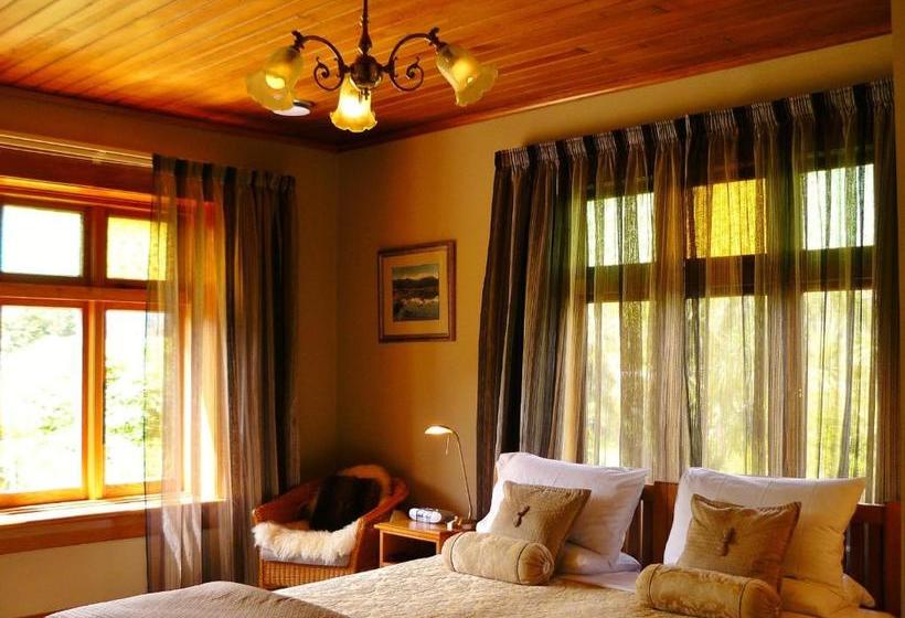 בית מלון כפרי Holly Homestead B&b