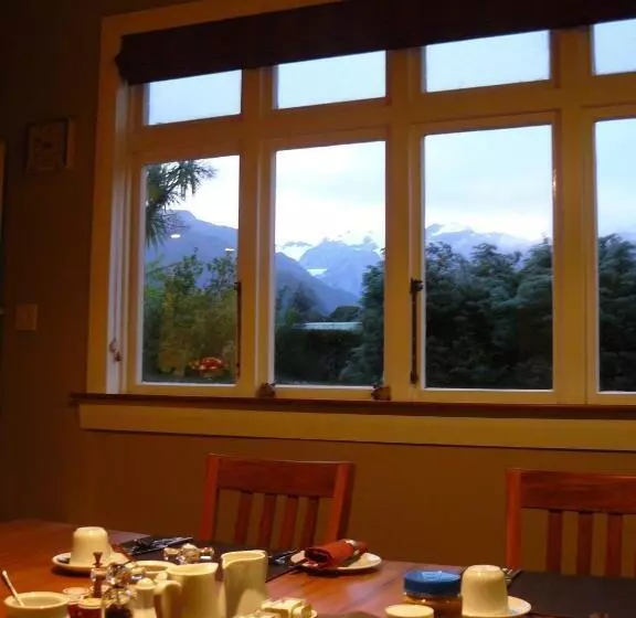 בית מלון כפרי Holly Homestead B&b