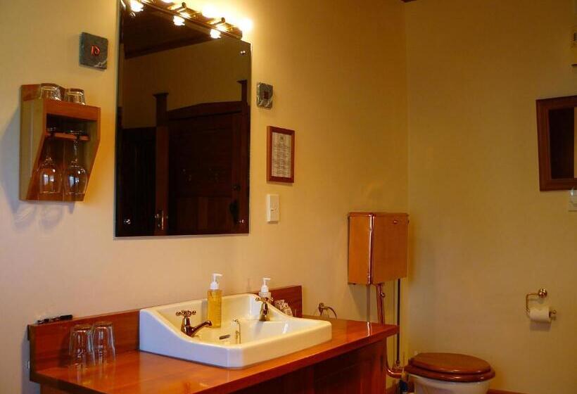 בית מלון כפרי Holly Homestead B&b