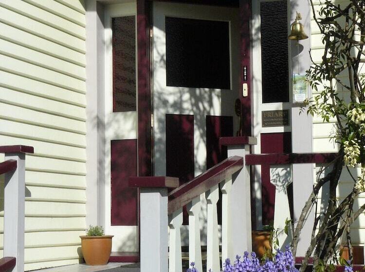 בית מלון כפרי Holly Homestead B&b