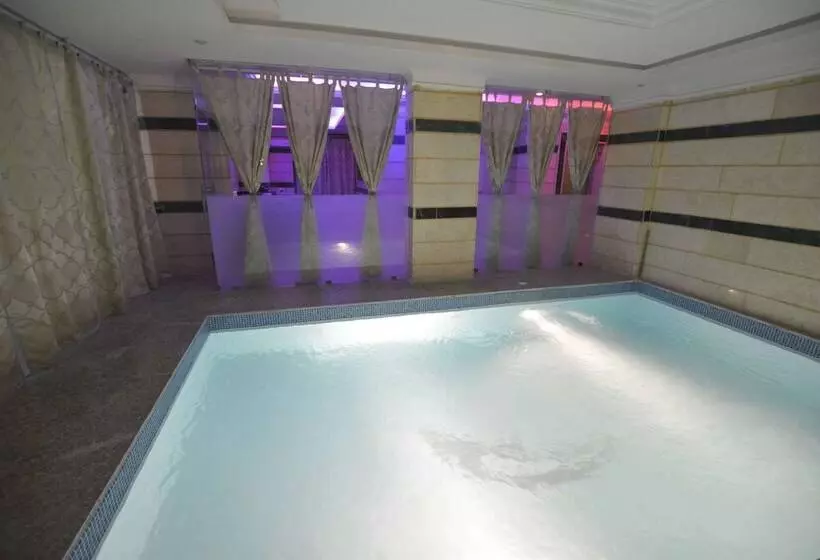 酒店 Leader Apartments 1