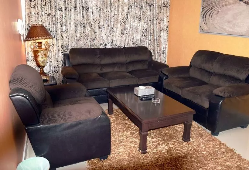 酒店 Leader Apartments 1