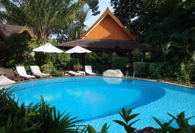 Hotelli Palm Garden Resort