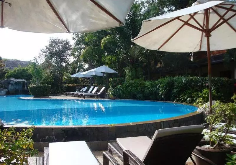 Hotelli Palm Garden Resort