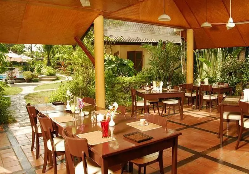 Hotelli Palm Garden Resort