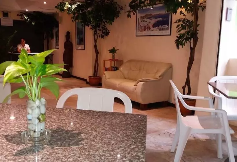 Hotelli Paradise Inn