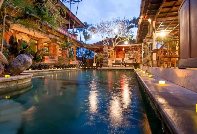 ホテル Chakra Living Ubud