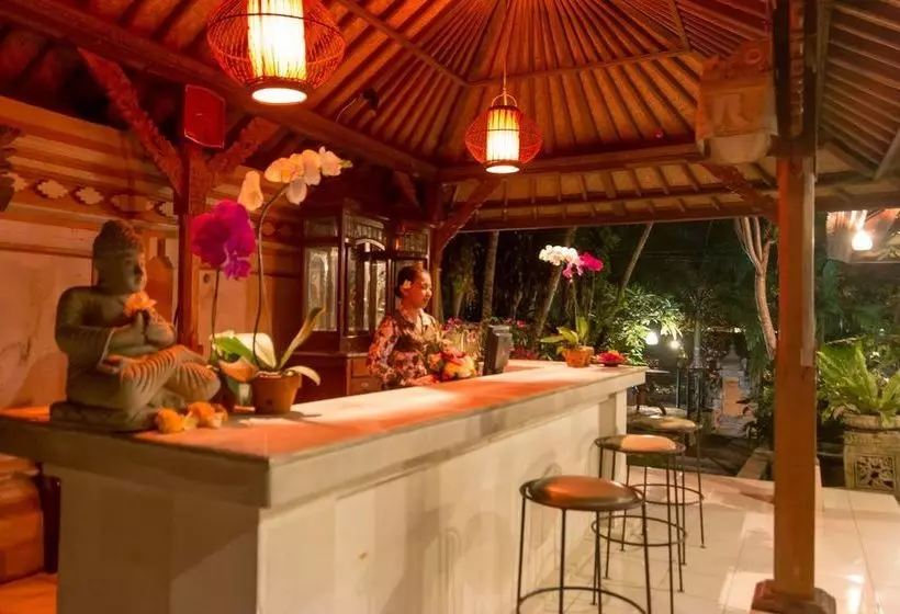 ホテル Chakra Living Ubud