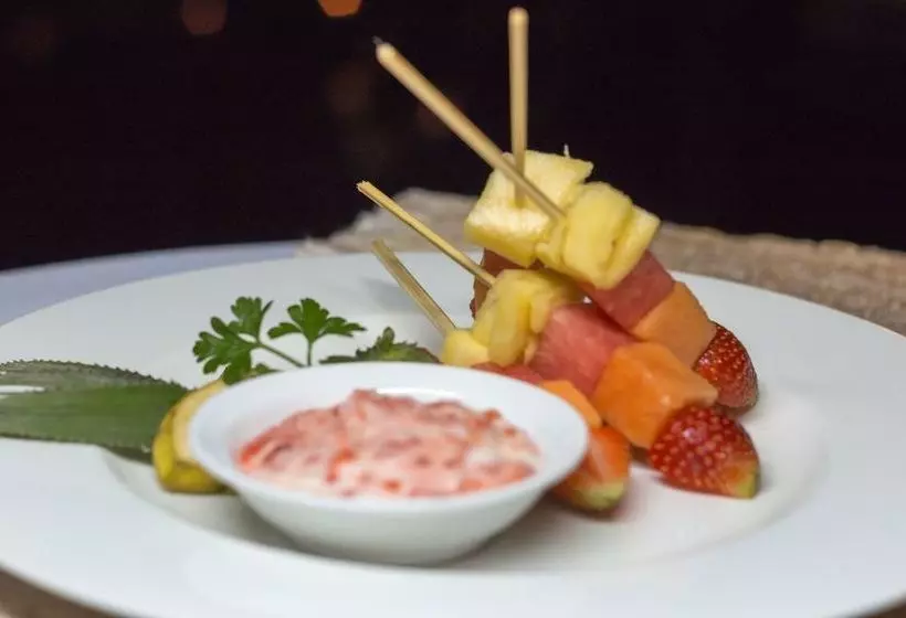 ホテル Chakra Living Ubud