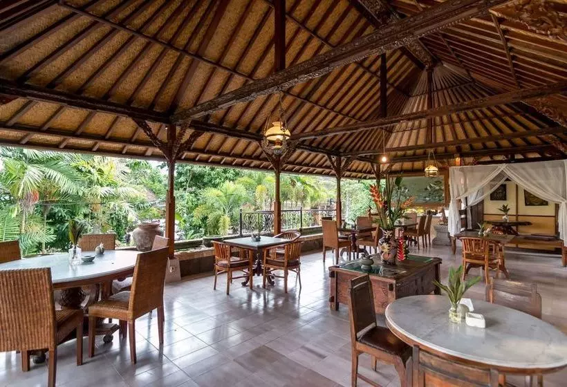 ホテル Chakra Living Ubud