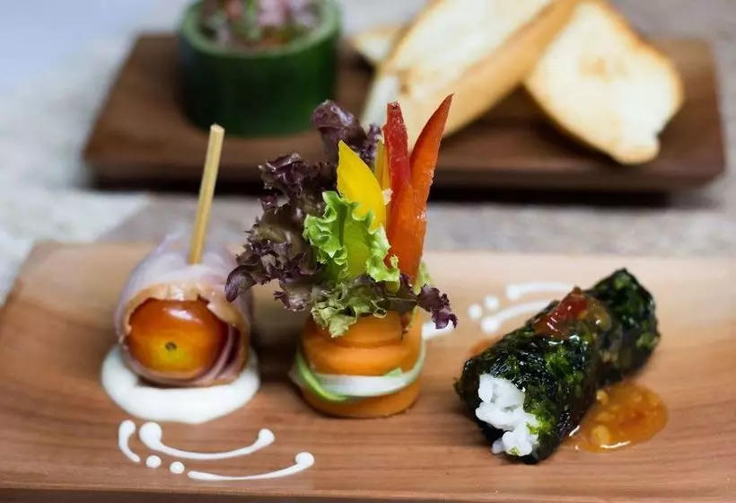 ホテル Chakra Living Ubud