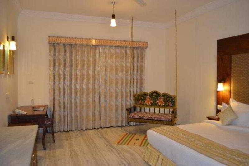 Отель The Pratap Palace