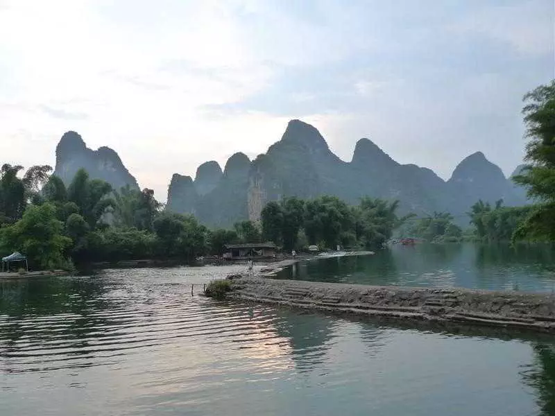 ホテル Yangshuo Dragon River Retreat