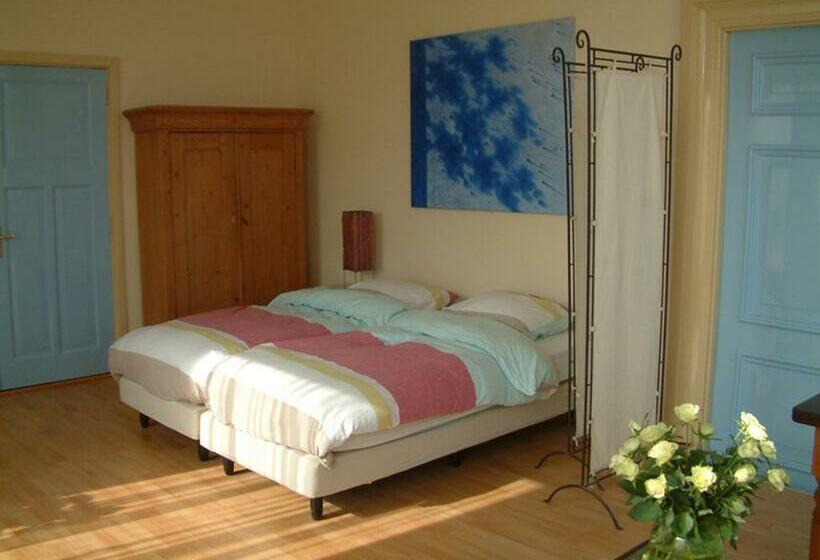 مبيت وإفطار Bij De Kunstenaars