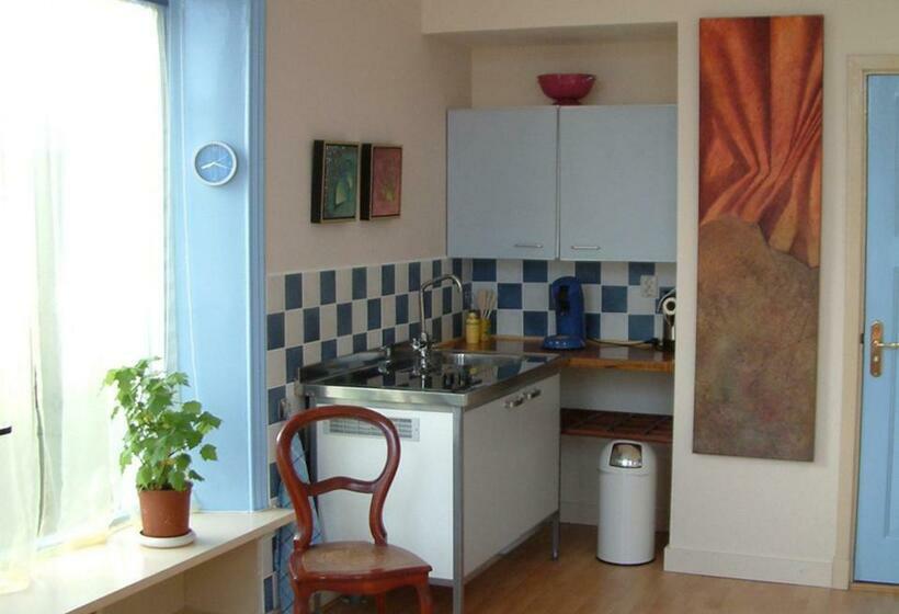 مبيت وإفطار Bij De Kunstenaars