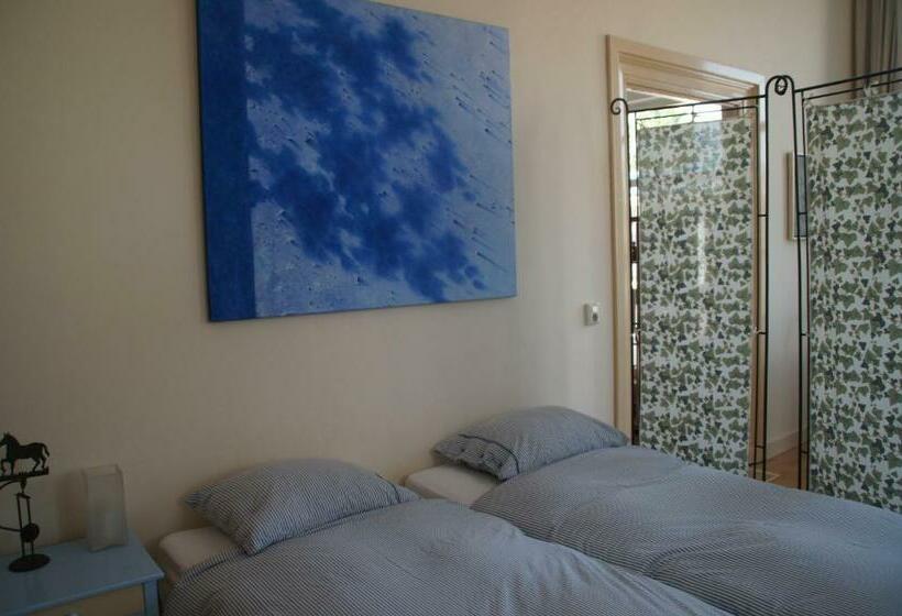 مبيت وإفطار Bij De Kunstenaars