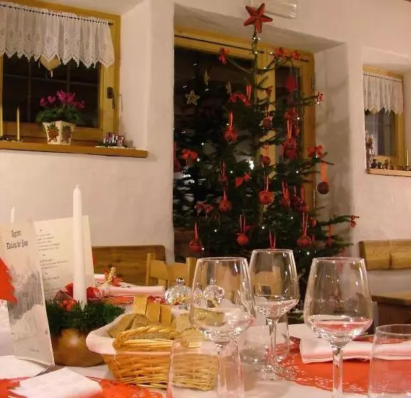 Hotelli Agritur Dalaip Dei Pape