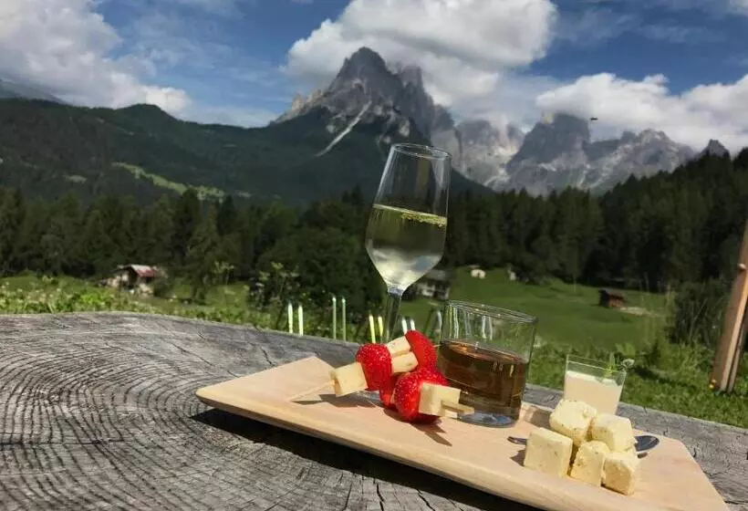 Hotelli Agritur Dalaip Dei Pape