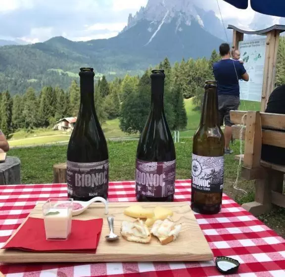Hotelli Agritur Dalaip Dei Pape
