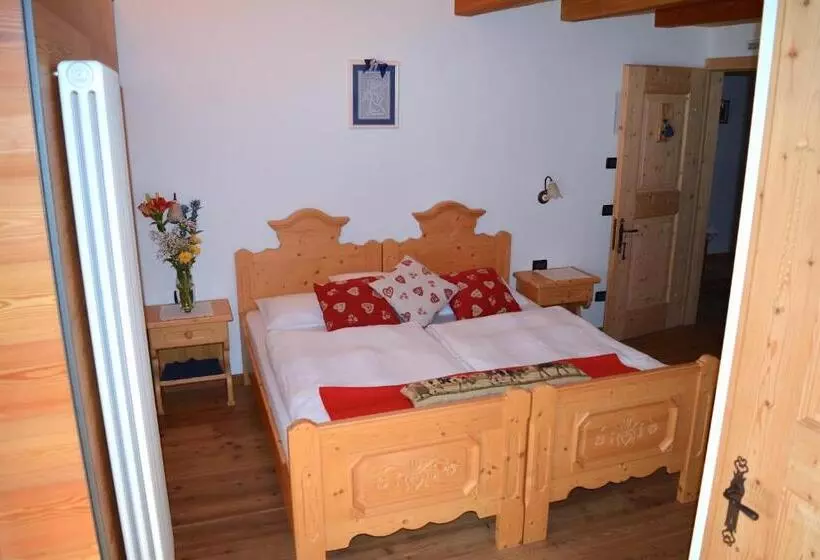 Hotelli Agritur Dalaip Dei Pape