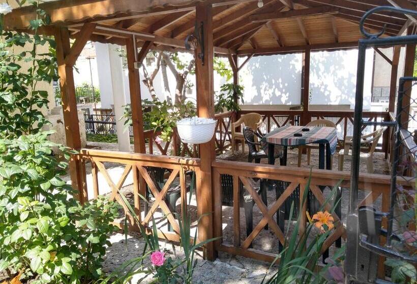 פנסיון Guest House Yoanna