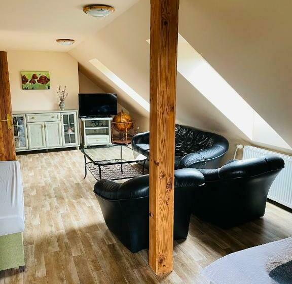 膳宿费 Ubytovanie žaneta