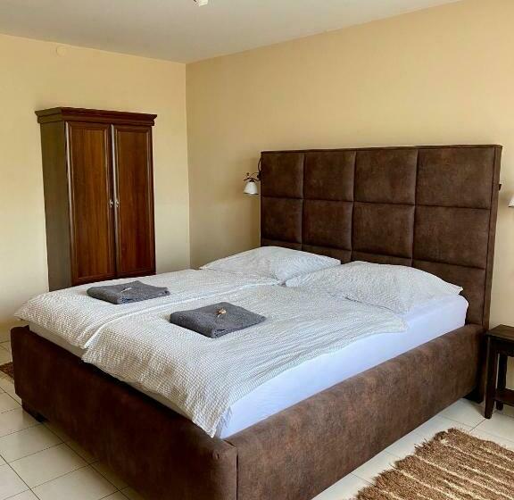 膳宿费 Ubytovanie žaneta