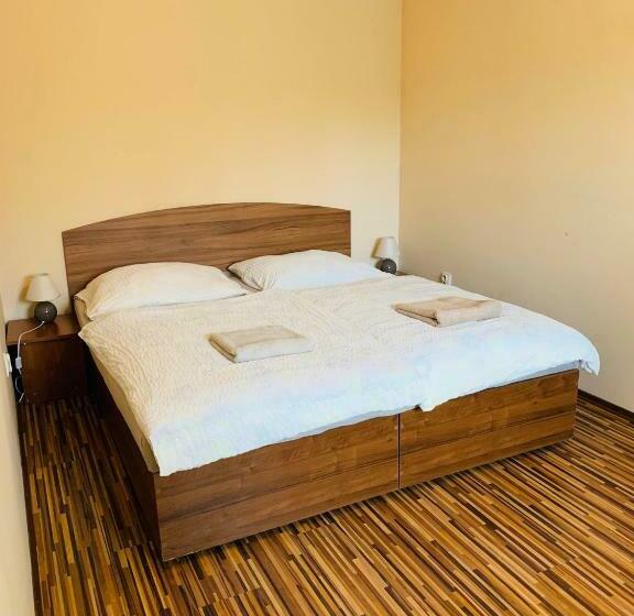 膳宿费 Ubytovanie žaneta