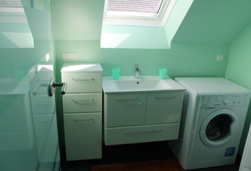 Post Hostel For Youth, Students And Pilgrims