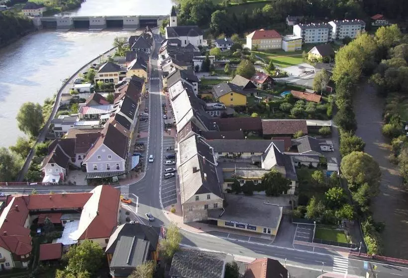 Post Hostel For Youth, Students And Pilgrims