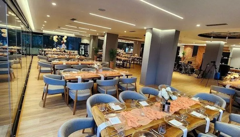 ホテル Apollon Sarande