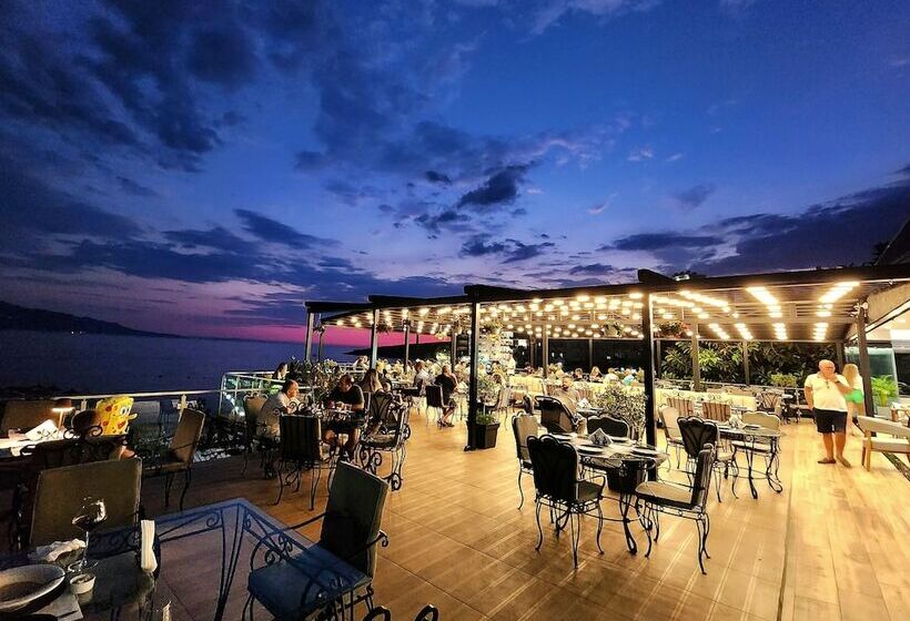 ホテル Apollon Sarande