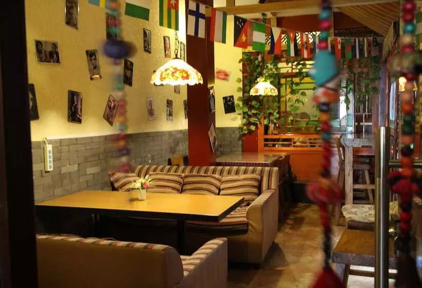 Отель Beijing Hyde Courtyard