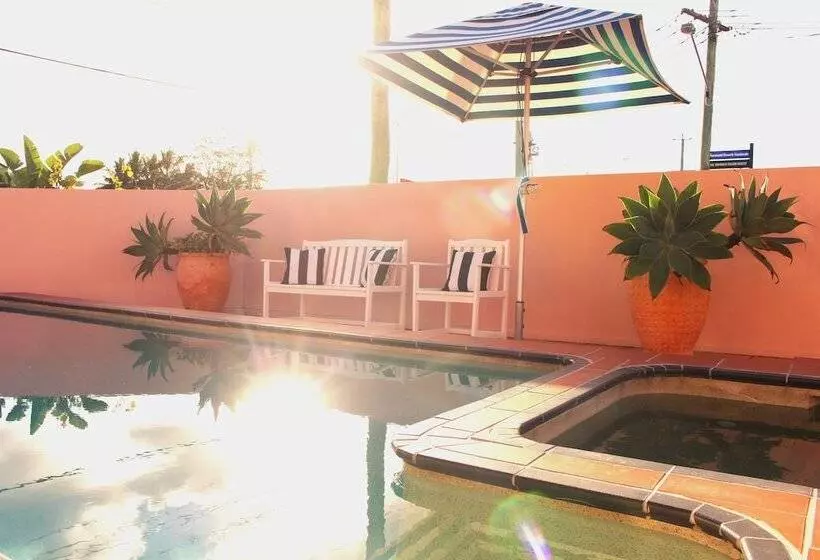 فندق Camden Motor Inn