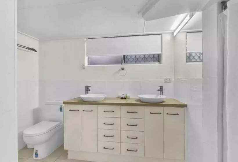 فندق Camden Motor Inn