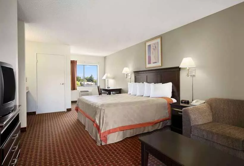 Hotelli Days Inn & Suites By Wyndham Rancho Cordova