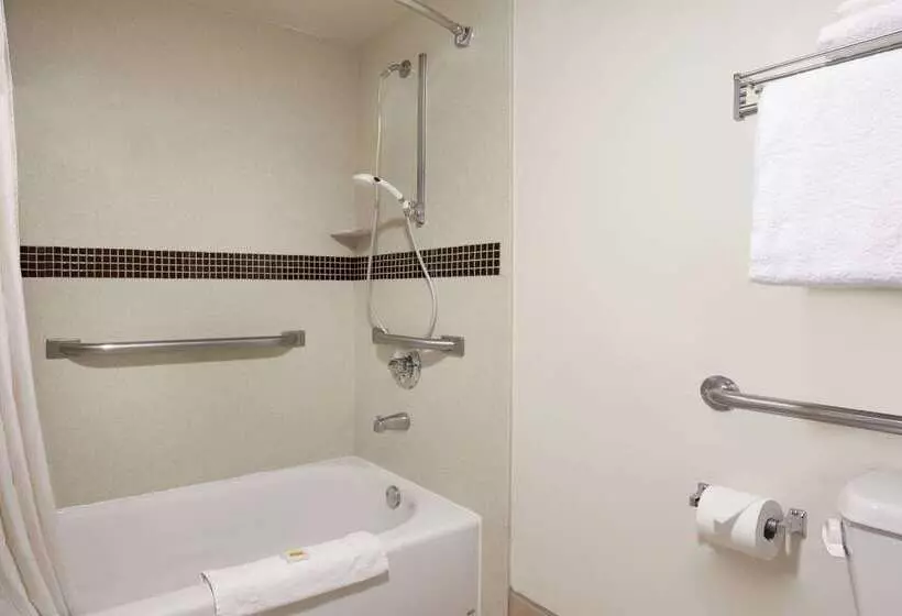 Hotelli Days Inn & Suites By Wyndham Rancho Cordova
