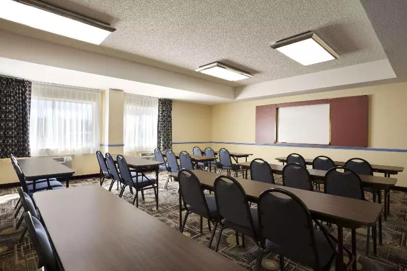 Hotelli Days Inn & Suites By Wyndham Rancho Cordova