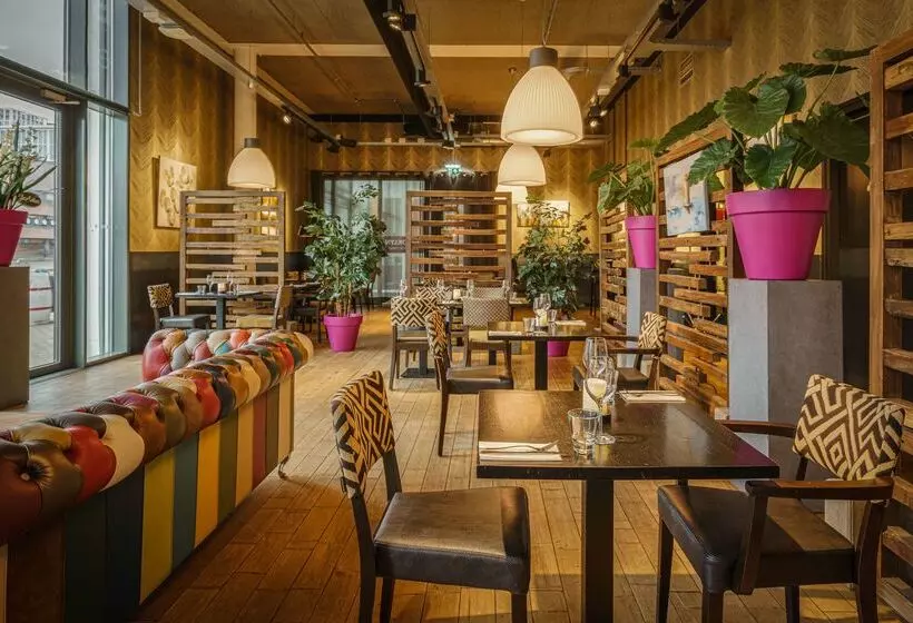 Doubletree By Hilton Hotel Amsterdam Ndsm Wharf