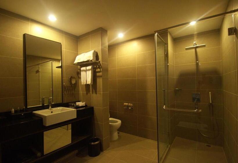 فندق Grand Alora