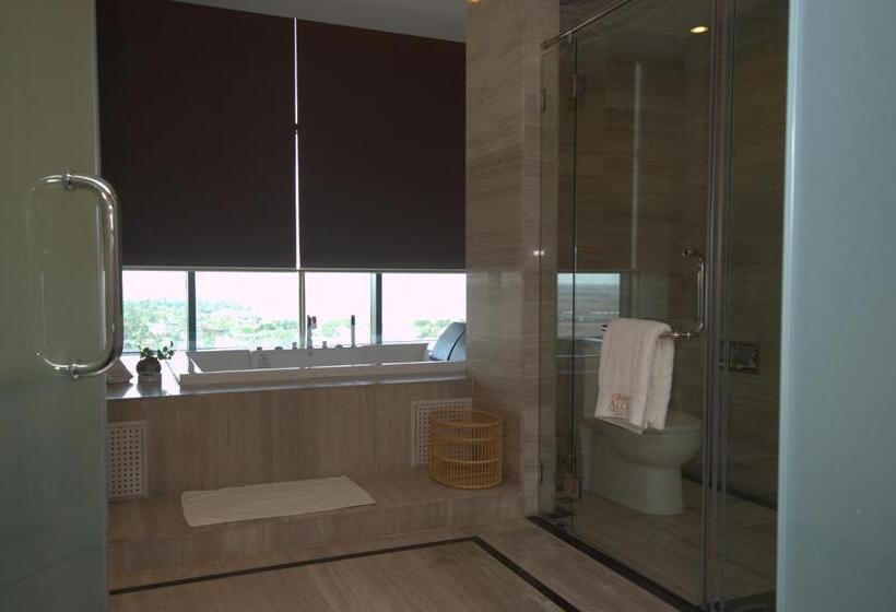 فندق Grand Alora