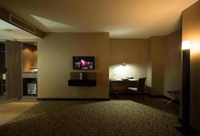 فندق Grand Alora