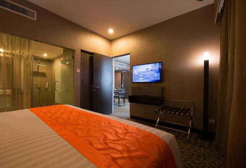 فندق Grand Alora