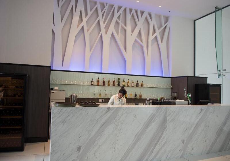 فندق Grand Alora