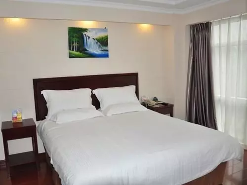 Отель Greentree Inn Chongqing North Railway Station Expr