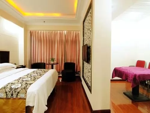 Отель Greentree Inn Chongqing North Railway Station Expr