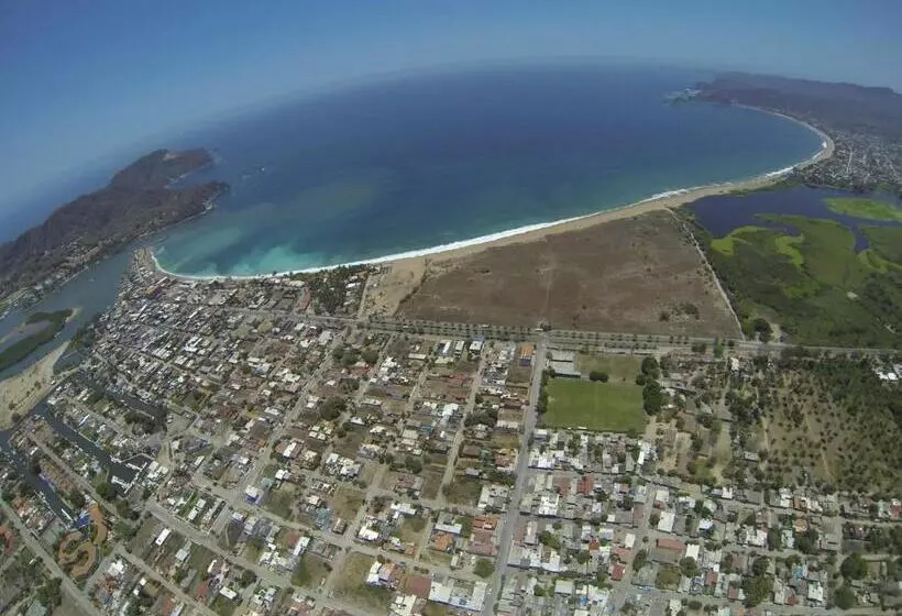 בית מלון כפרי The Alondra